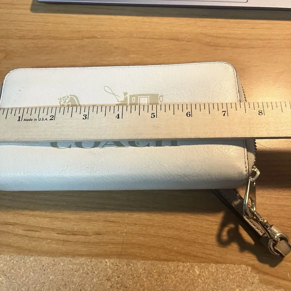 Coach women zip